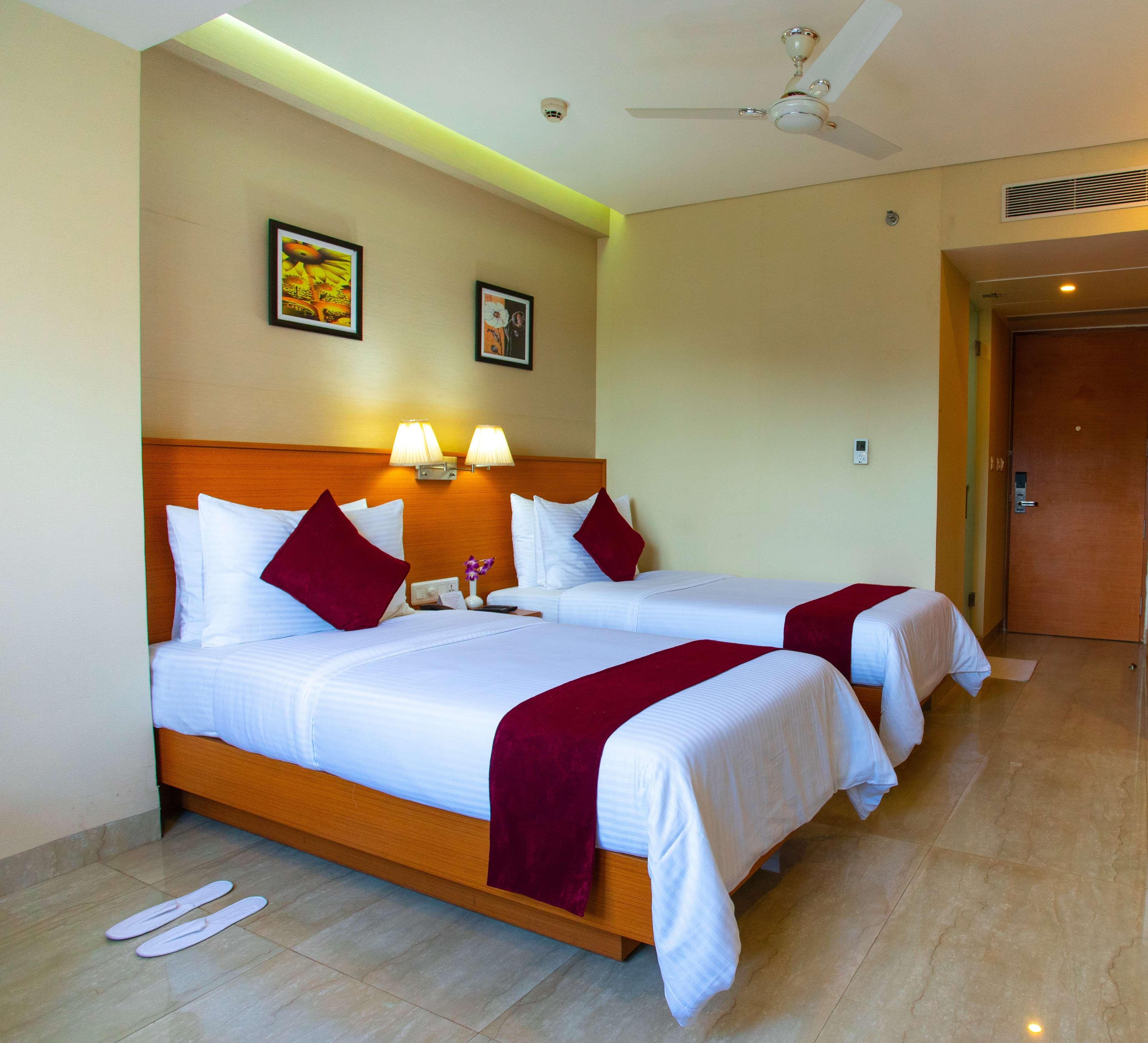 Classic Grande,A Member Of Radisson Imphal Kültér fotó