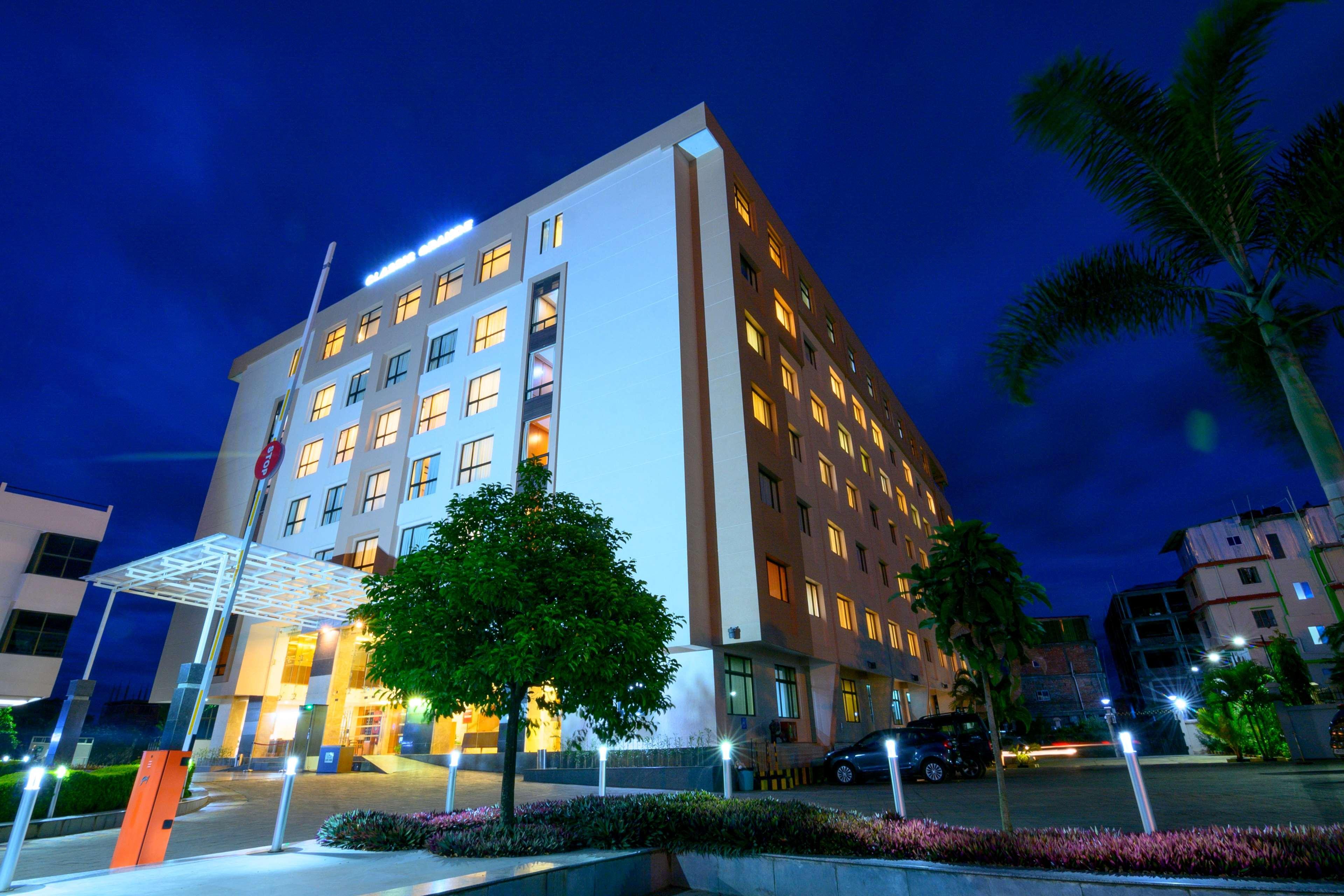 Classic Grande,A Member Of Radisson Imphal Kültér fotó