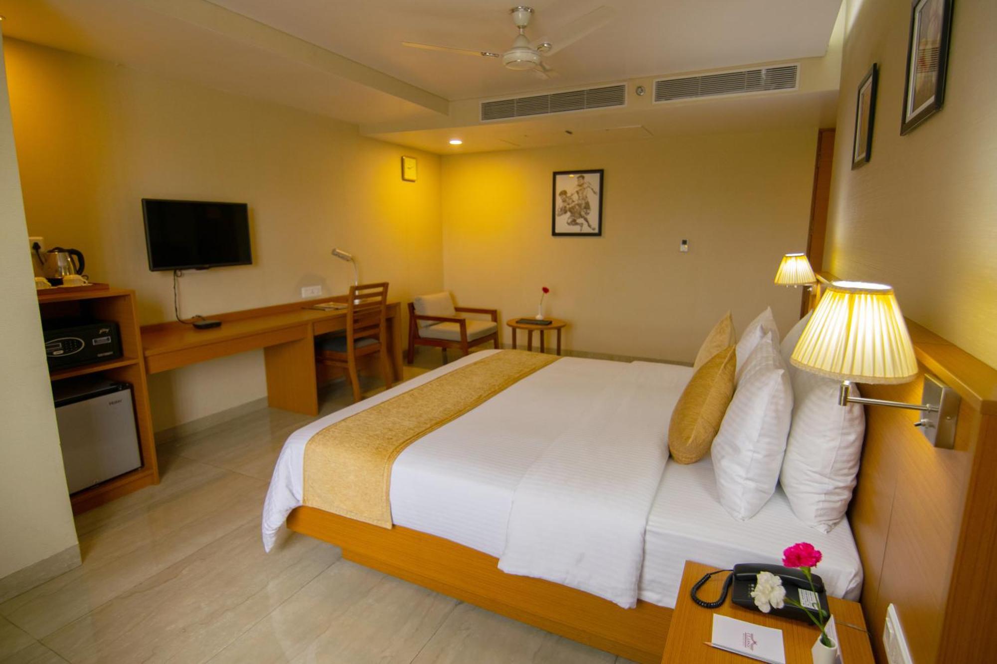 Classic Grande,A Member Of Radisson Imphal Kültér fotó