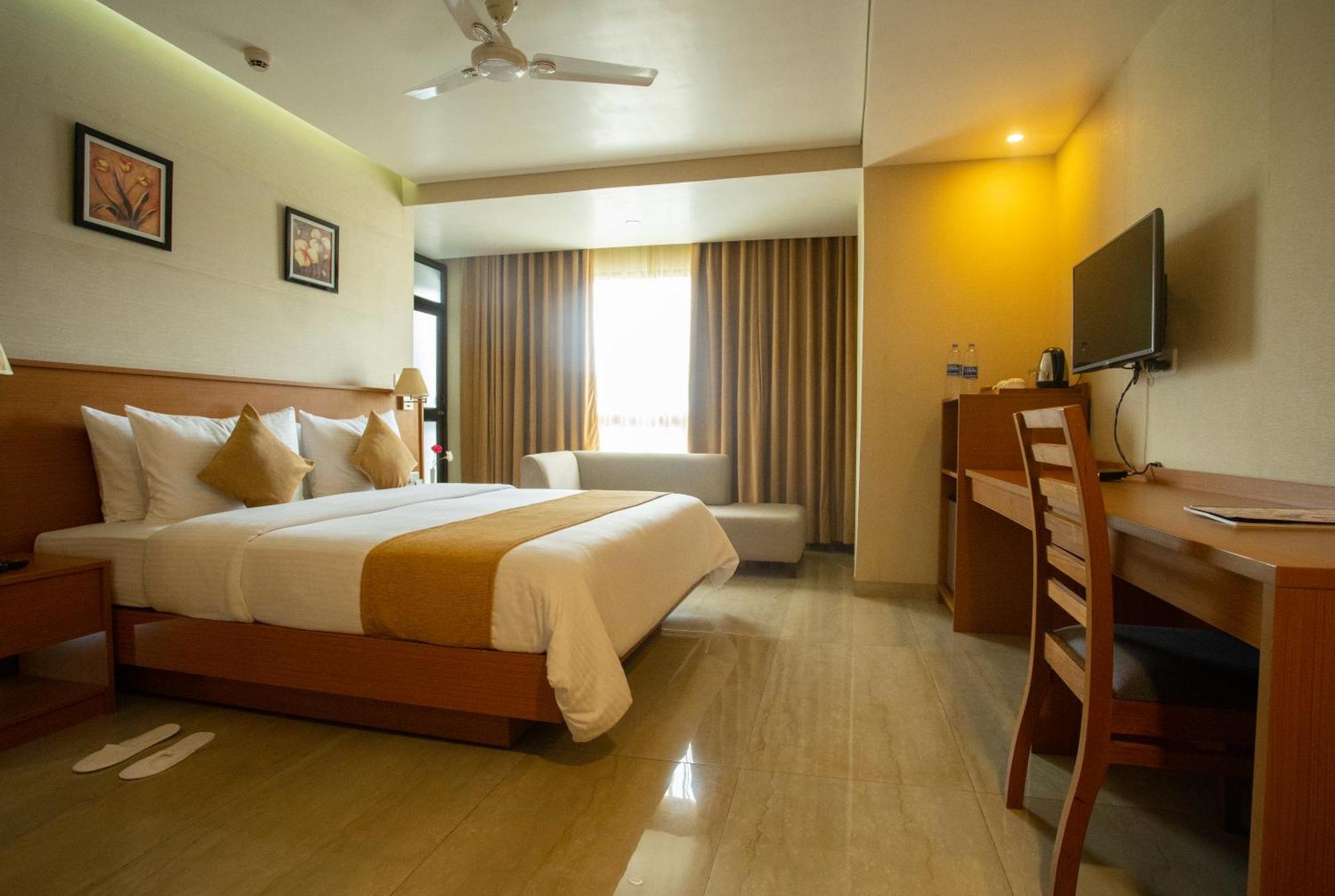 Classic Grande,A Member Of Radisson Imphal Kültér fotó