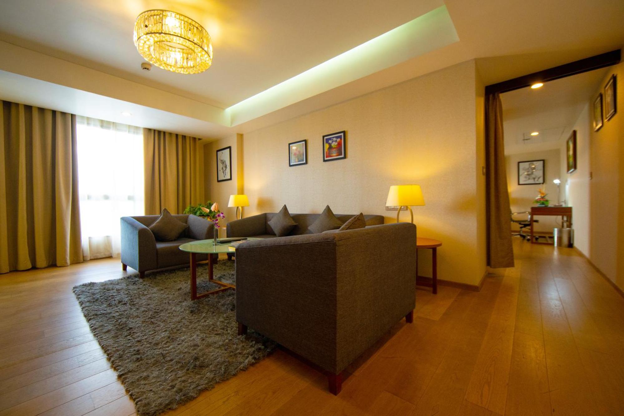 Classic Grande,A Member Of Radisson Imphal Kültér fotó