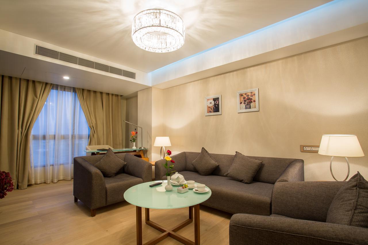 Classic Grande,A Member Of Radisson Imphal Kültér fotó