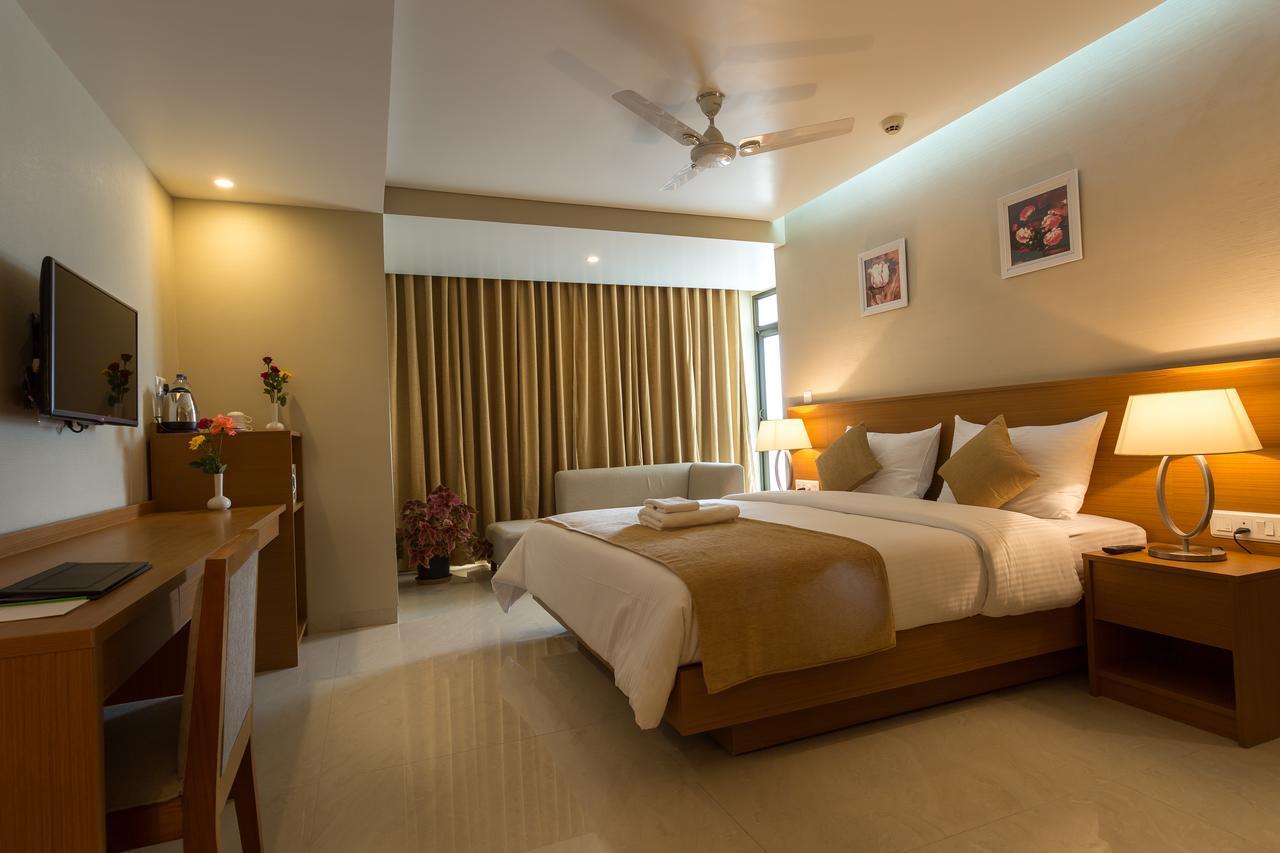Classic Grande,A Member Of Radisson Imphal Kültér fotó
